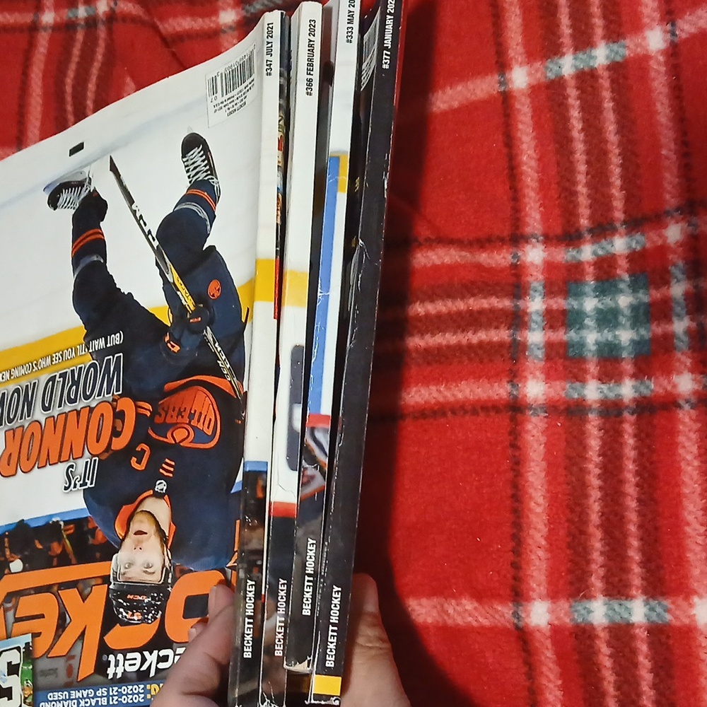 Beckett Hockey Magazine Collection (4) - Picture 8 of 14